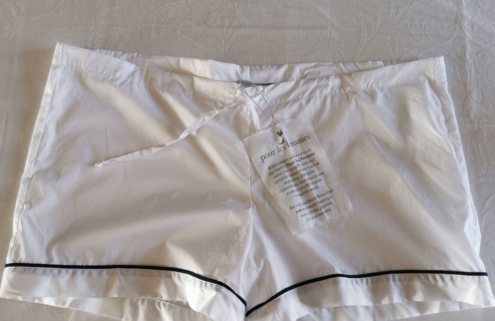 Pour Les Femmes White Black Trim Sleep Shorts XL